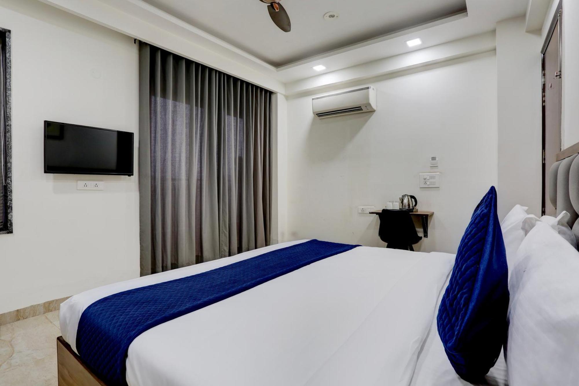 Hotel Greysky Medicity Gurgaon Extérieur photo